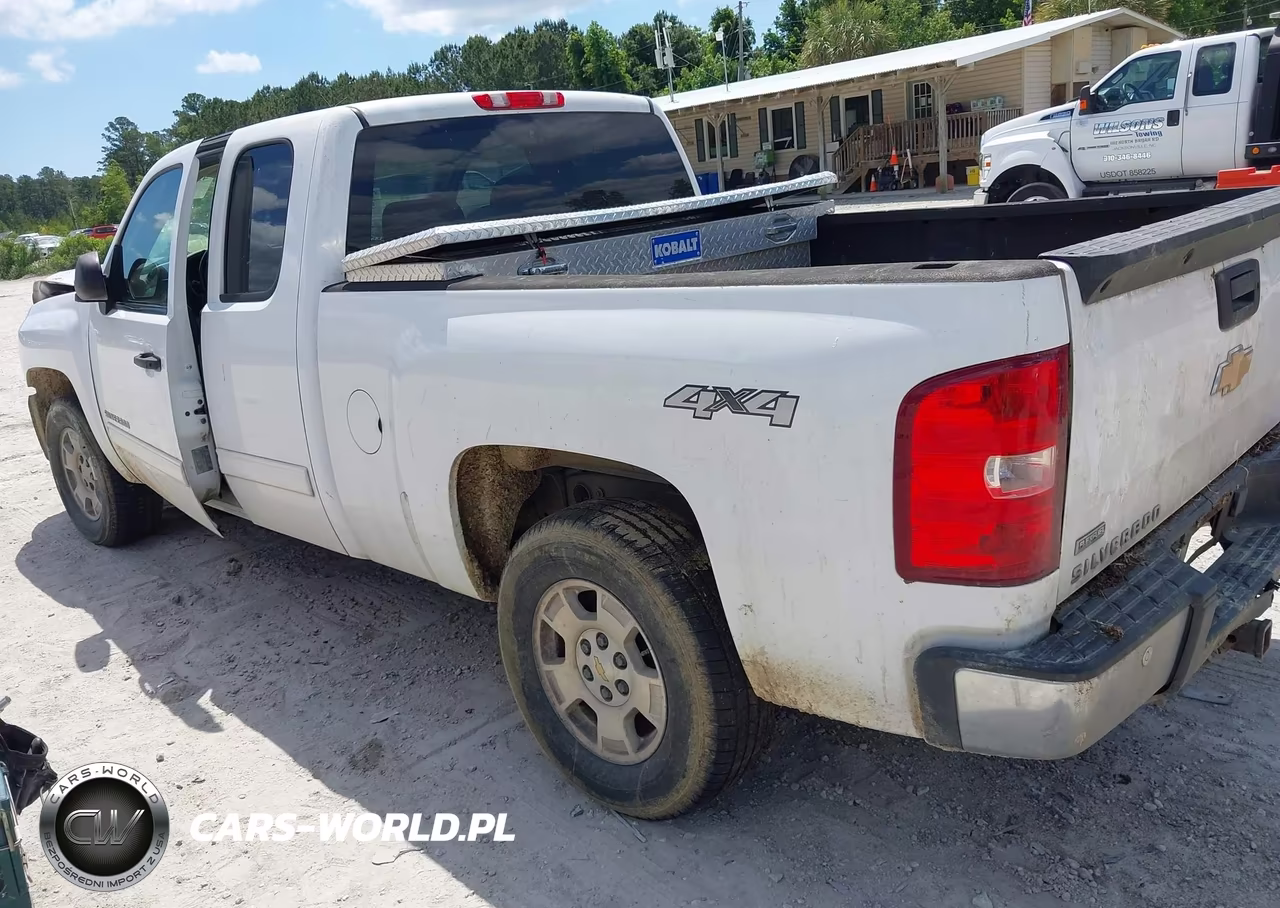 2011 Chevrolet Silverado 1500 Lt VIN:1GCRKSE37BZ334136 - 3