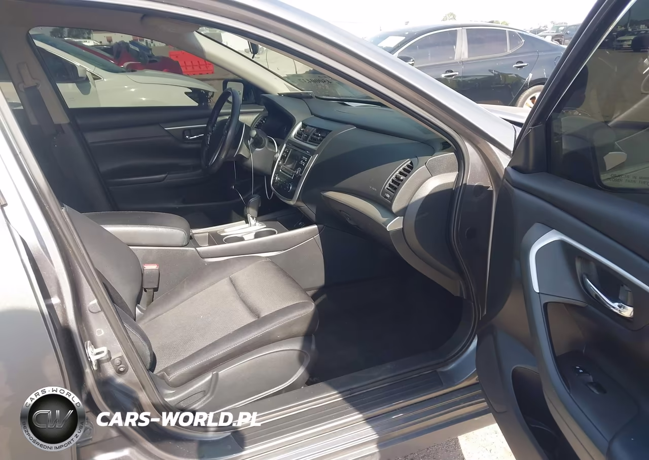 2017 Nissan Altima 2.5 VIN:1N4AL3AP9HC475896 - 5