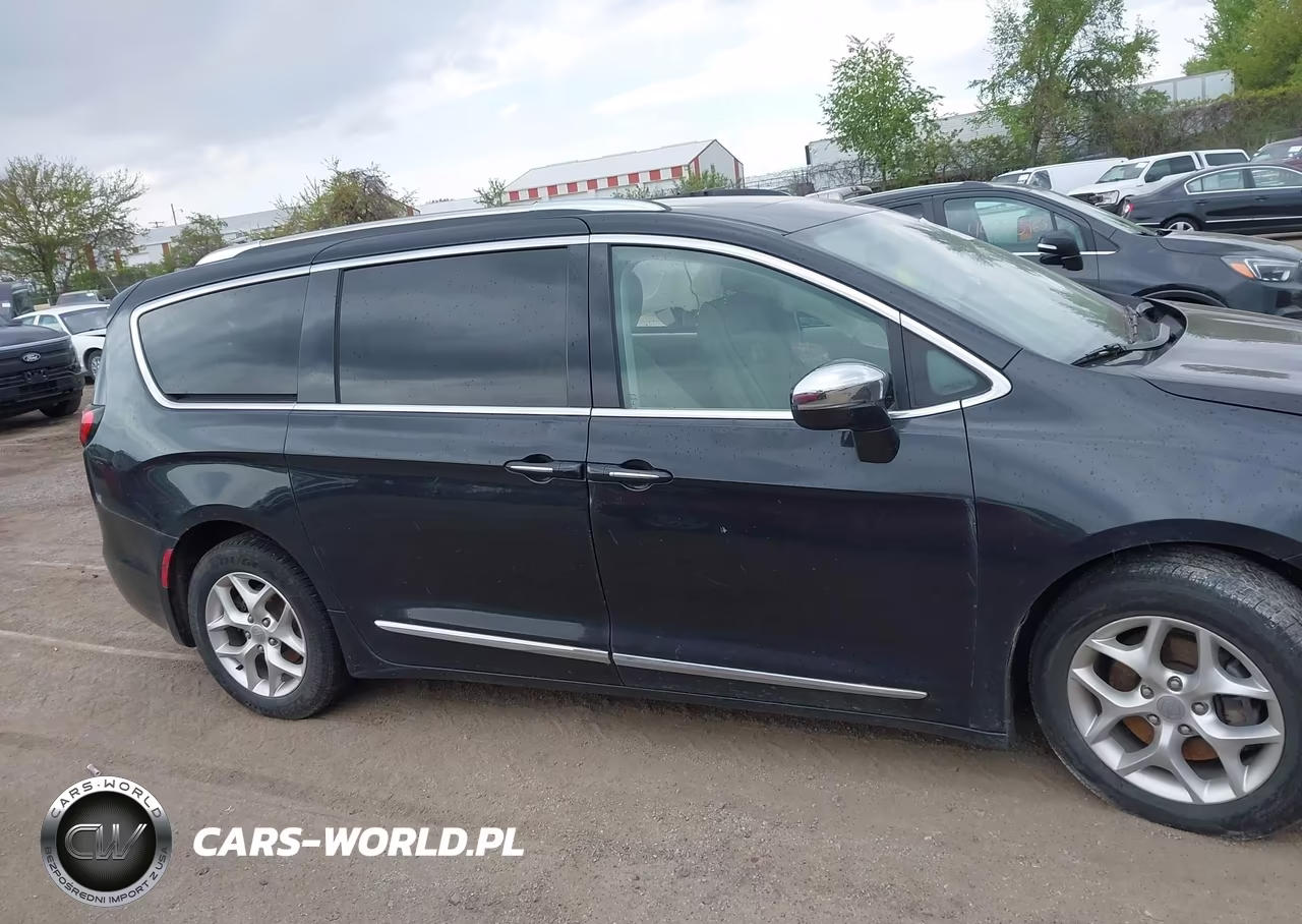 2020 Chrysler Pacifica Limited VIN:2C4RC1GG2LR156168 - 13