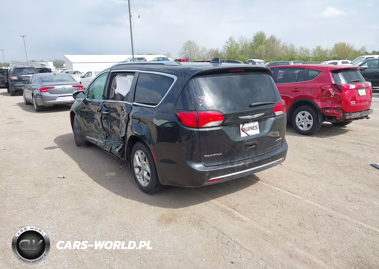 2020 Chrysler Pacifica Limited VIN:2C4RC1GG2LR156168 - 3