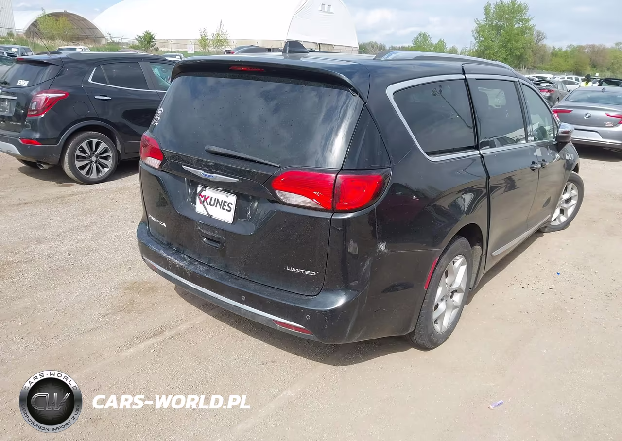 2020 Chrysler Pacifica Limited VIN:2C4RC1GG2LR156168 - 4
