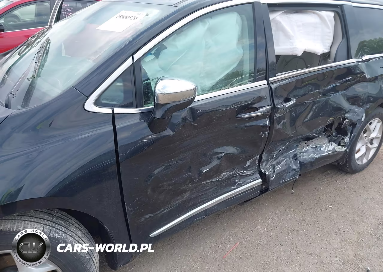 2020 Chrysler Pacifica Limited VIN:2C4RC1GG2LR156168 - 6