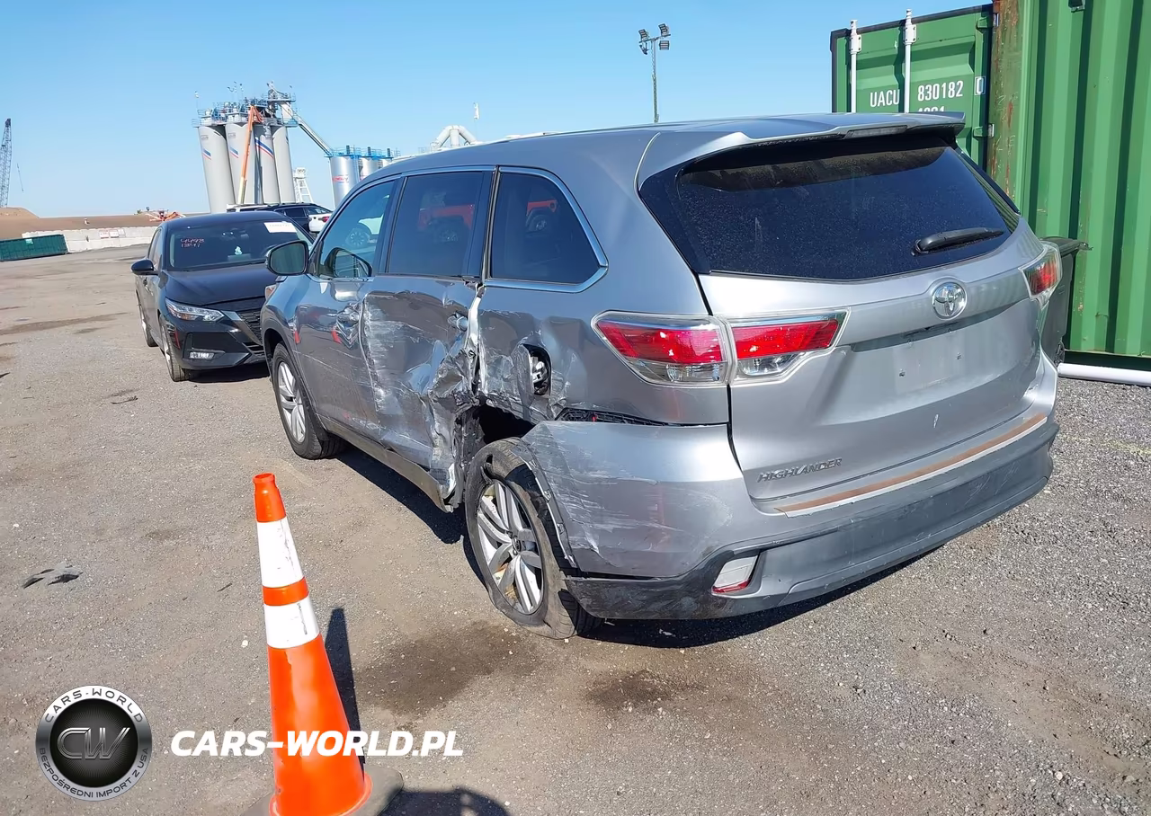 2016 Toyota Highlander Le V6 VIN:5TDBKRFH1GS257292 - 3