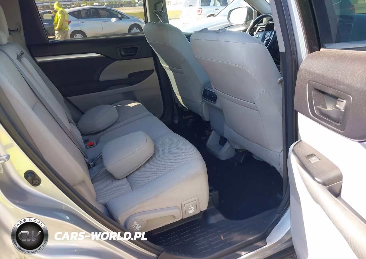 2016 Toyota Highlander Le V6 VIN:5TDBKRFH1GS257292 - 8