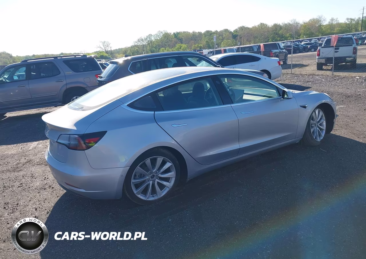 2018 Tesla Model 3 Long Range-Performance VIN:5YJ3E1EB9JF087592 - 4