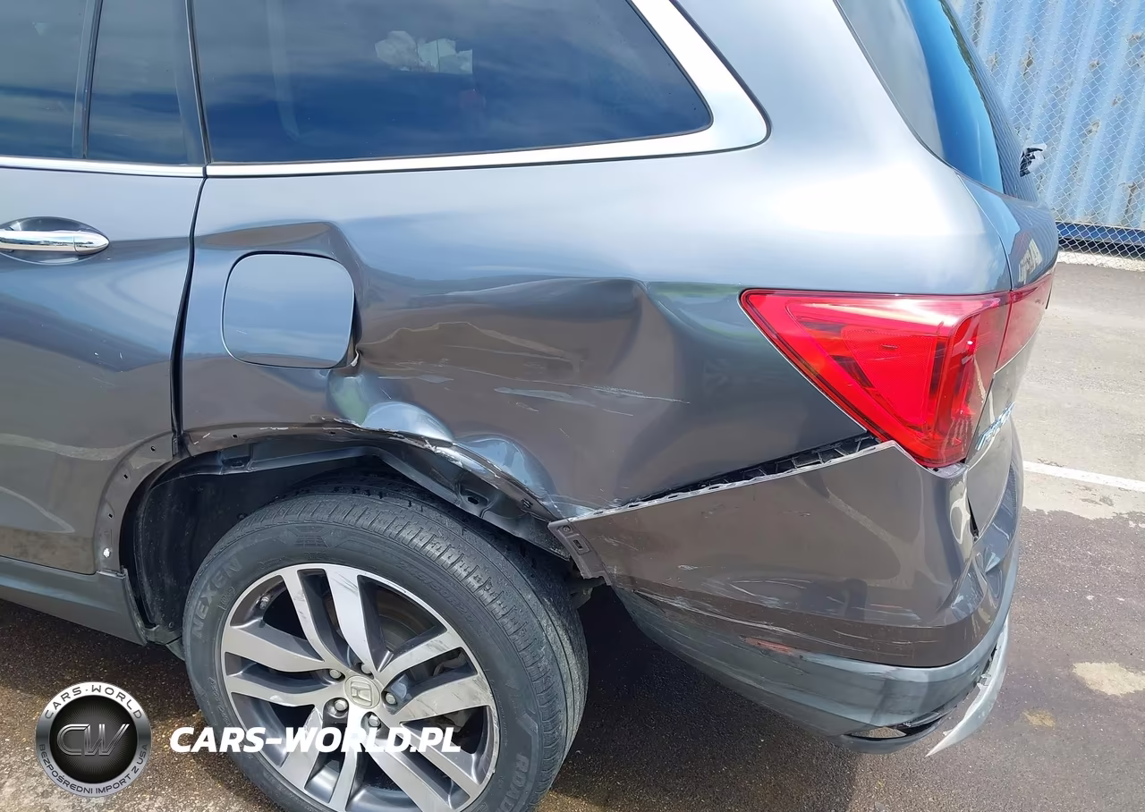 2016 Honda Pilot Touring VIN:5FNYF6H96GB112952 - 6