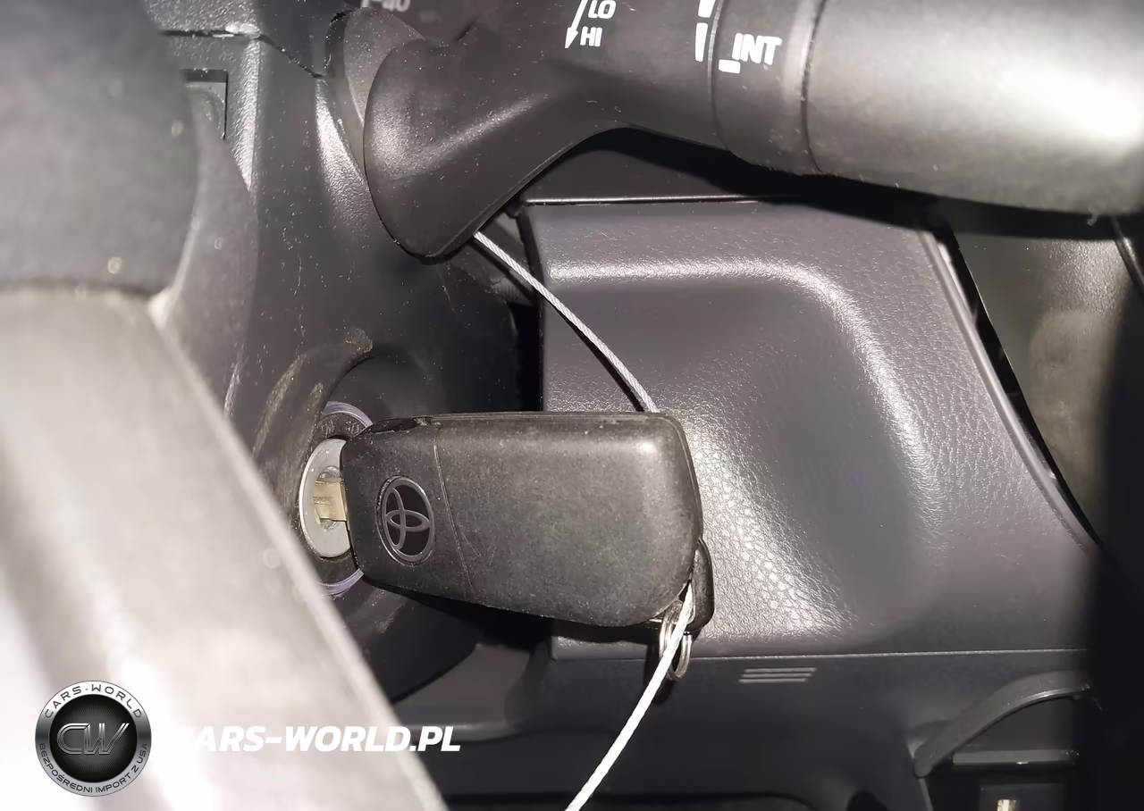 2020 Toyota Camry Le VIN:4T1C11AK1LU861874 - 11