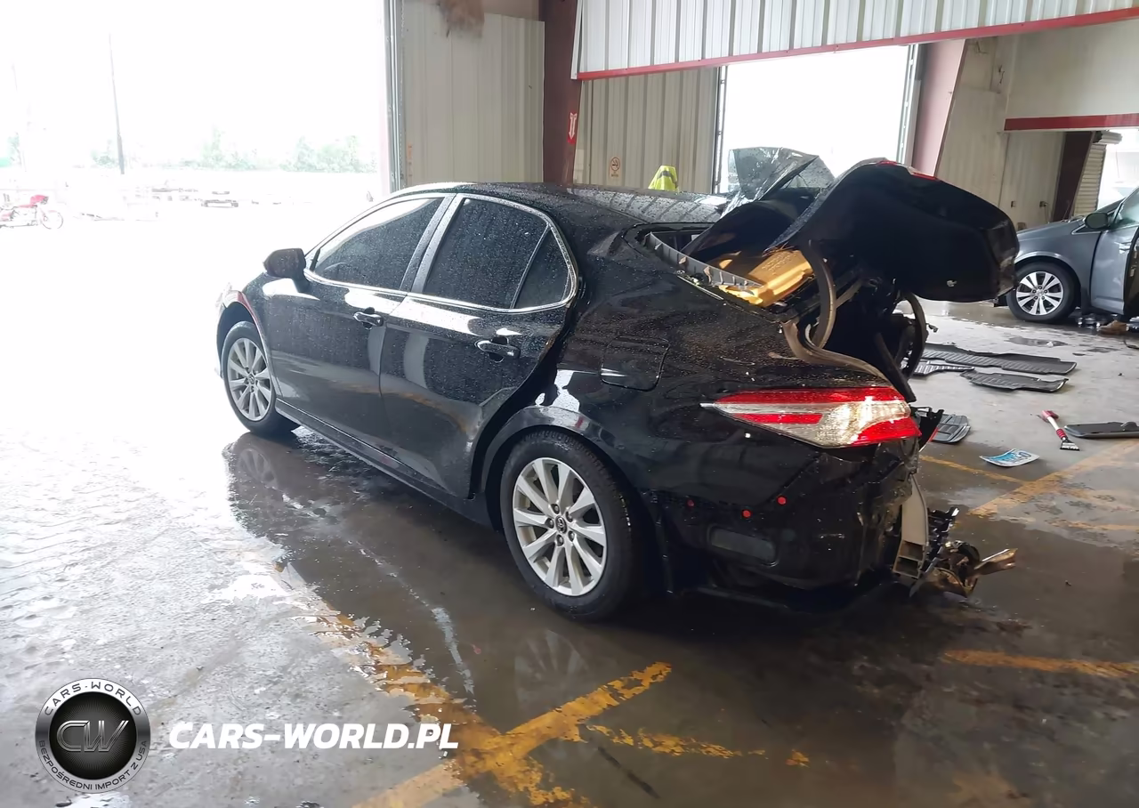 2020 Toyota Camry Le VIN:4T1C11AK1LU861874 - 3