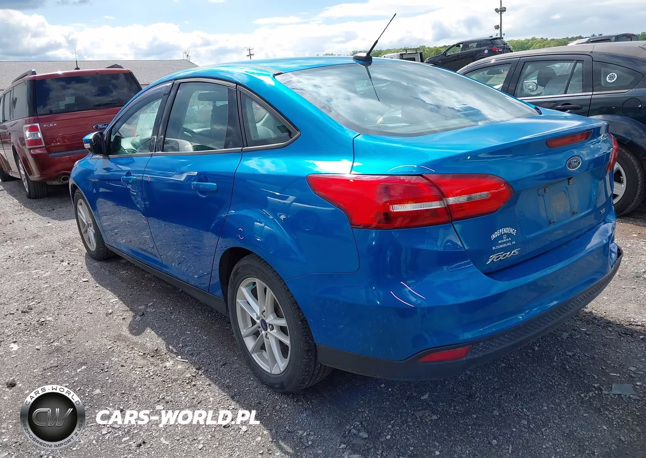 2015 Ford Focus Se VIN:1FADP3F29FL381478 - 3