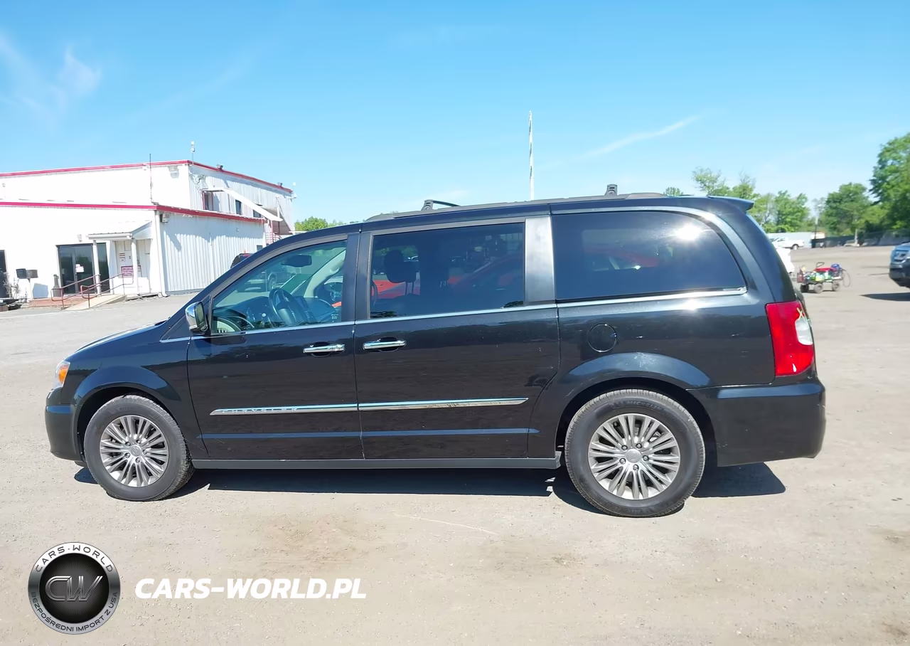 2016 Chrysler Town & Country Touring-L VIN:2C4RC1CG4GR232551 - 14