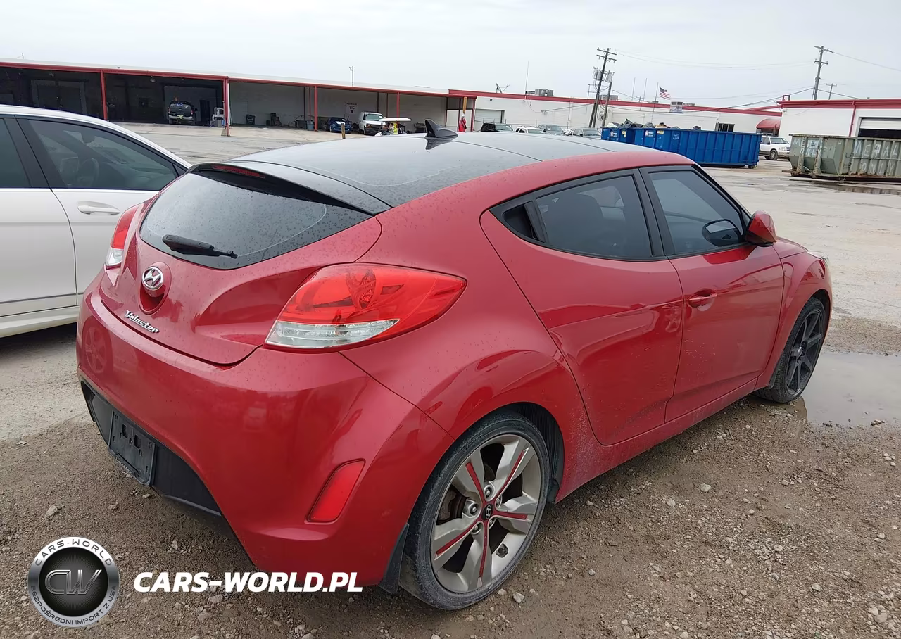 2016 Hyundai Veloster VIN:KMHTC6AD5GU253774 - 4
