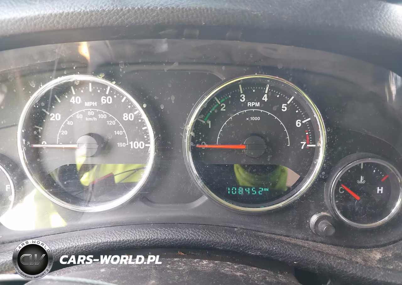 2015 Jeep Wrangler Unlimited Rubicon VIN:1C4BJWFG8FL567836 - 15