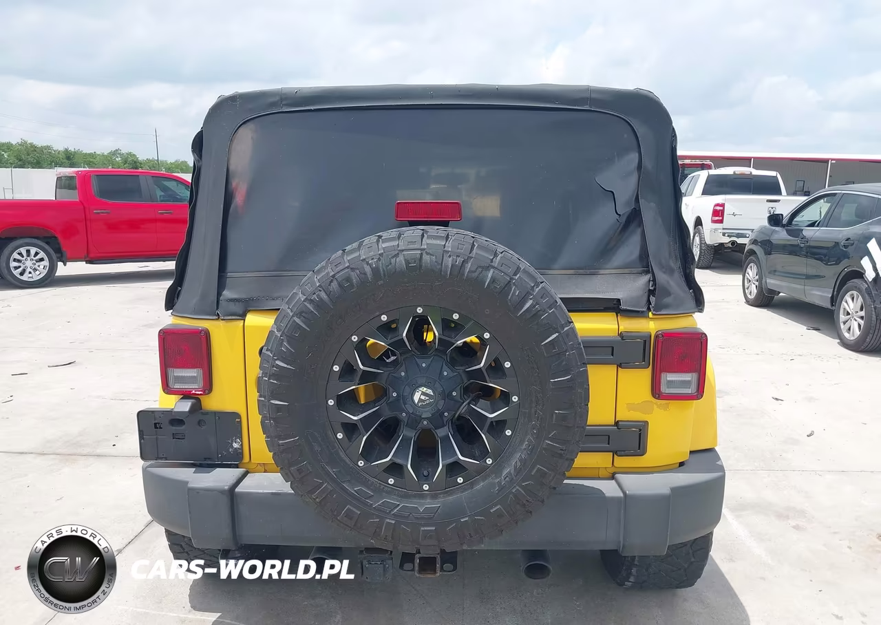 2015 Jeep Wrangler Unlimited Rubicon VIN:1C4BJWFG8FL567836 - 16