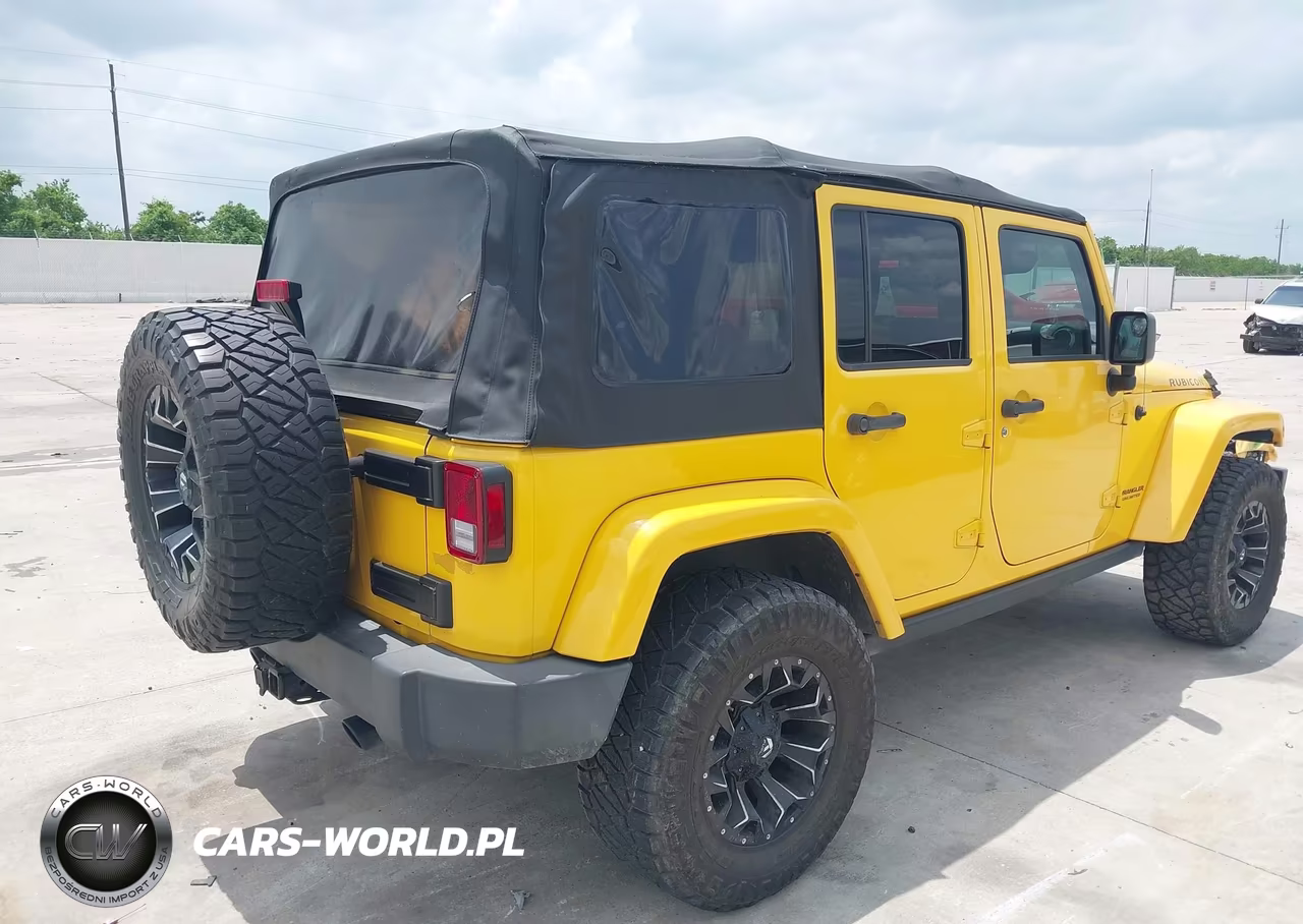 2015 Jeep Wrangler Unlimited Rubicon VIN:1C4BJWFG8FL567836 - 4