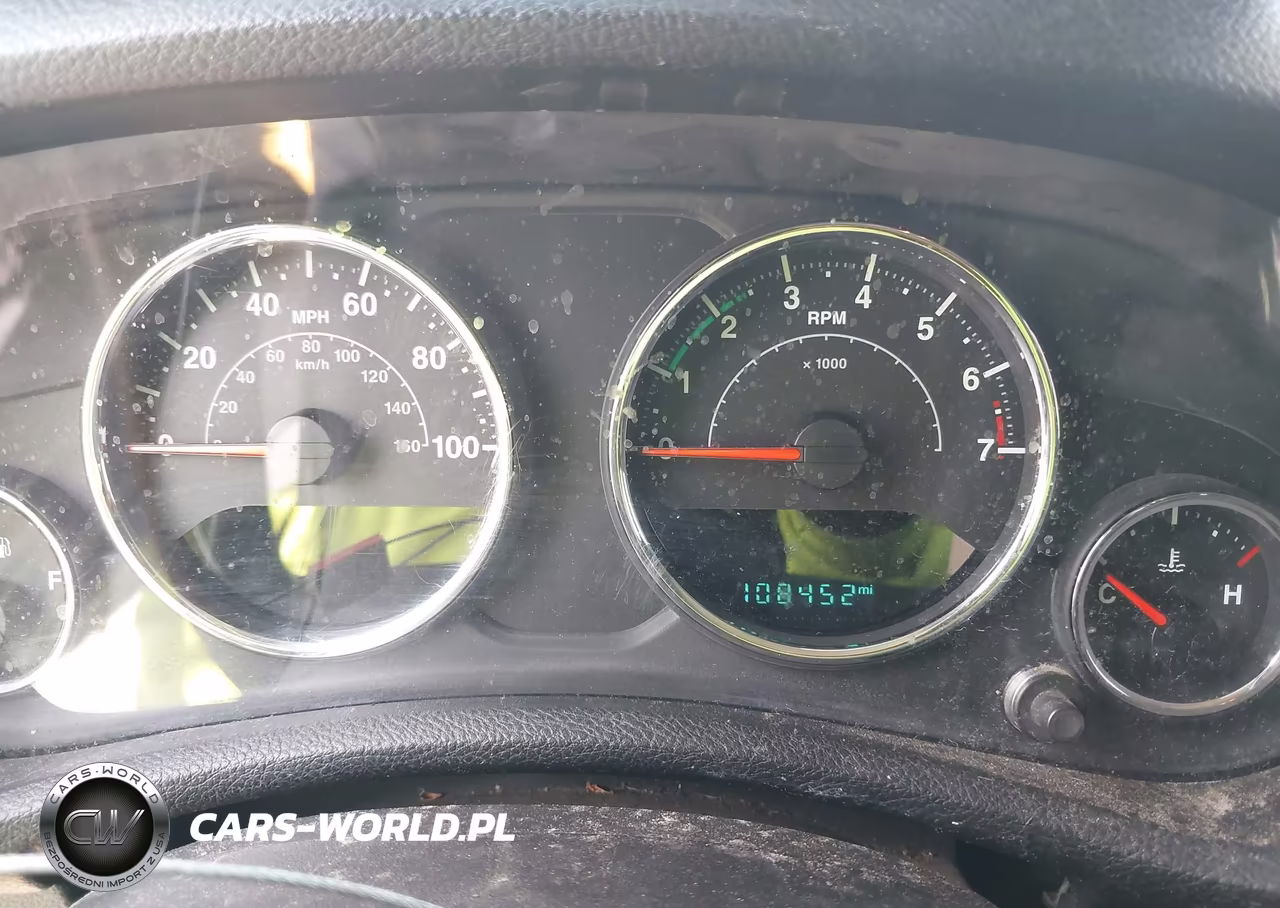 2015 Jeep Wrangler Unlimited Rubicon VIN:1C4BJWFG8FL567836 - 7
