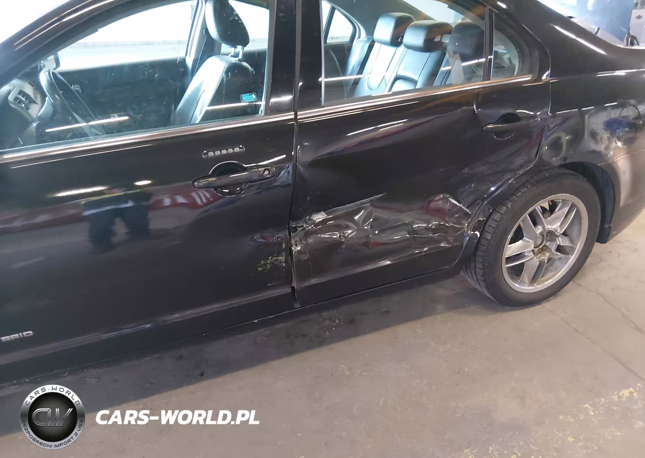2010 Ford Fusion Hybrid VIN:3FADP0L32AR308040 - 6