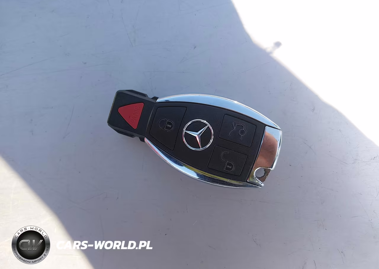 2018 Mercedes-Benz C 300 VIN:55SWF4JBXJU255546 - 11