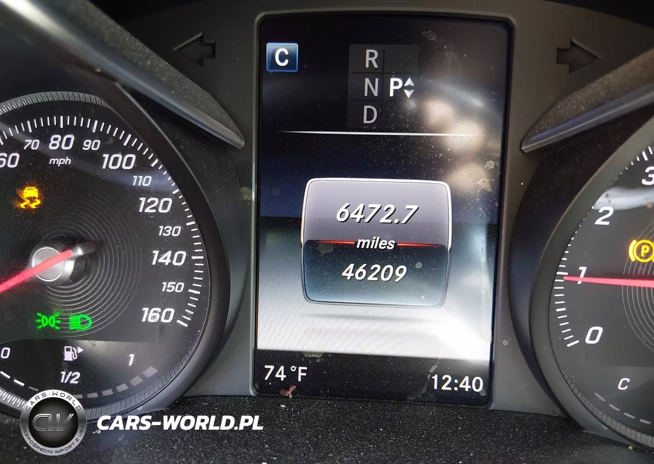 2018 Mercedes-Benz C 300 VIN:55SWF4JBXJU255546 - 15