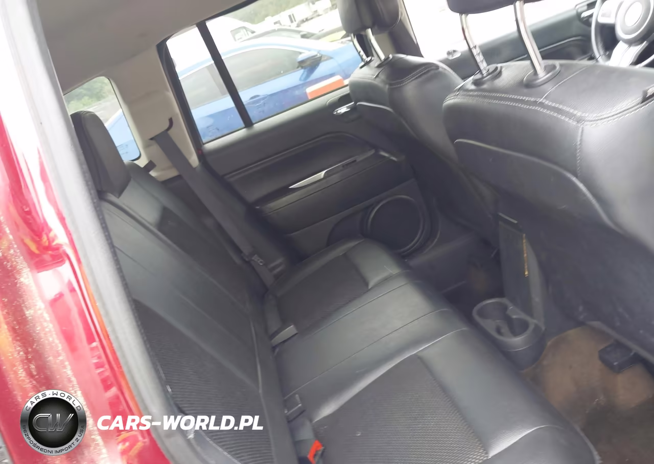 2016 Jeep Compass Latitude VIN:1C4NJCEA0GD666266 - 8