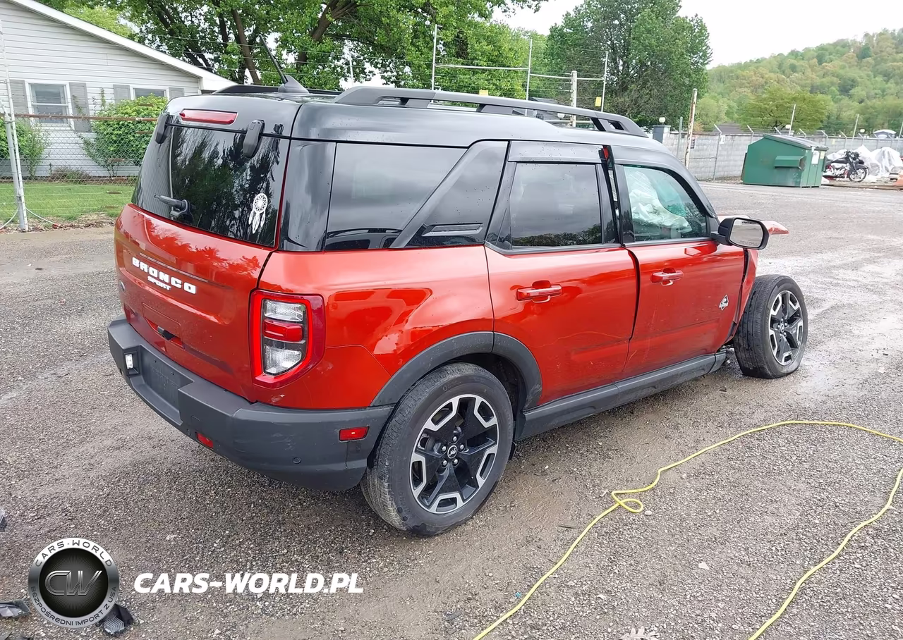 2023 Ford Bronco Sport Outer Banks VIN:3FMCR9C68PRE31764 - 4