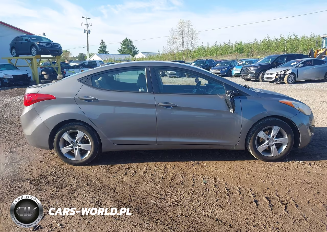 2013 Hyundai Elantra Gls VIN:5NPDH4AE1DH374556 - 13