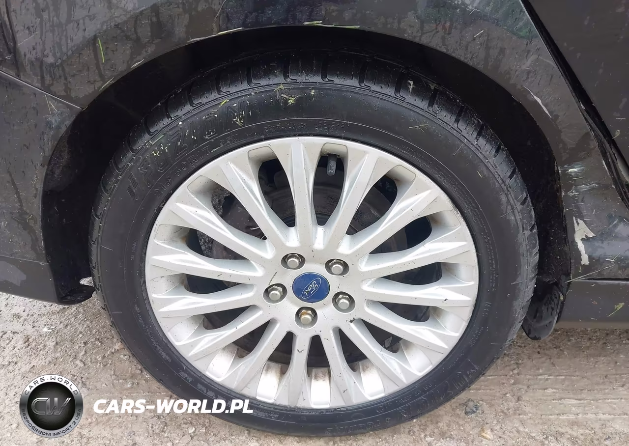 2012 Ford Focus Titanium VIN:1FAHP3J22CL464755 - 16