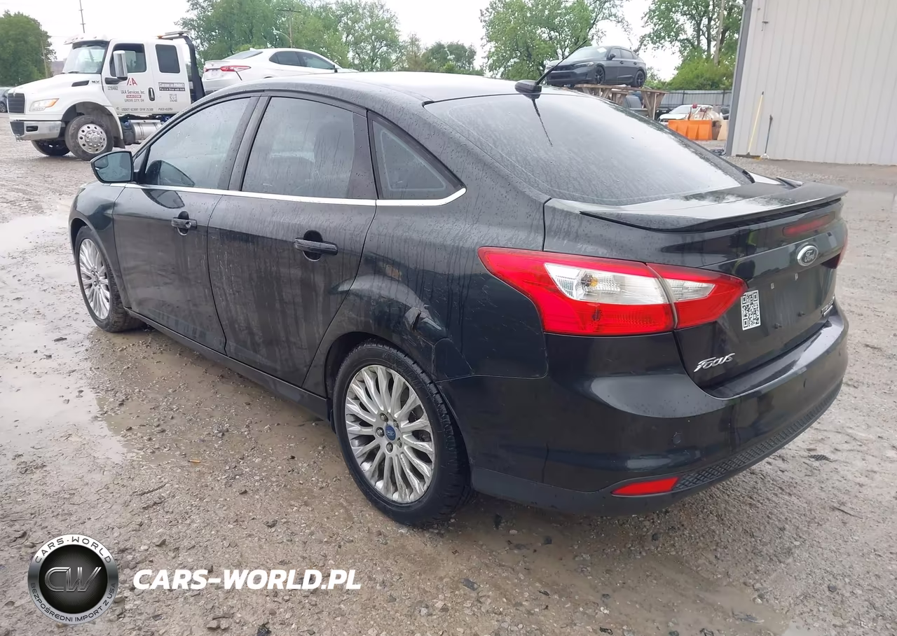 2012 Ford Focus Titanium VIN:1FAHP3J22CL464755 - 3