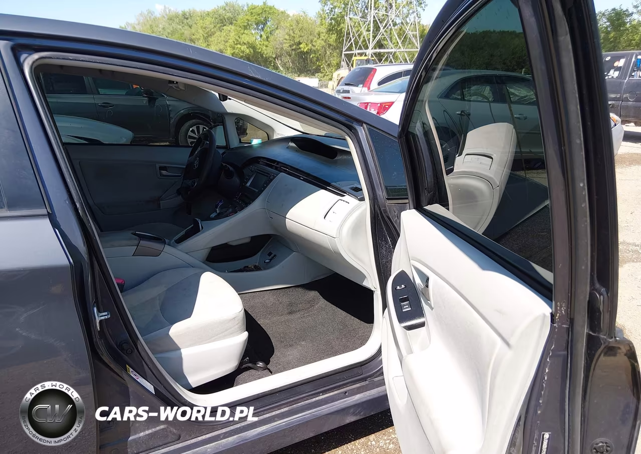 2012 Toyota Prius Two VIN:JTDKN3DU7C1585599 - 5