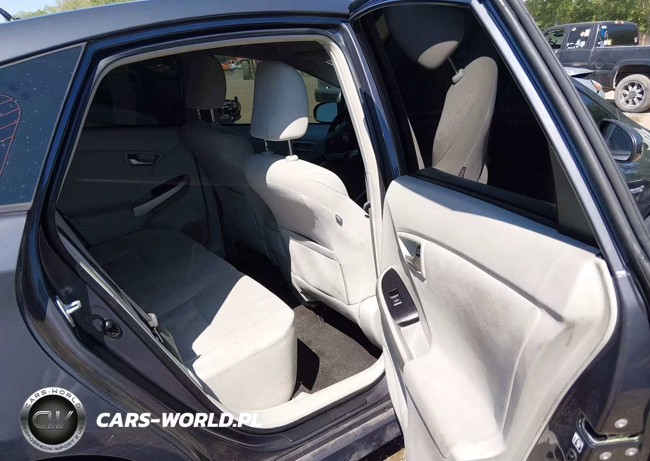 2012 Toyota Prius Two VIN:JTDKN3DU7C1585599 - 8