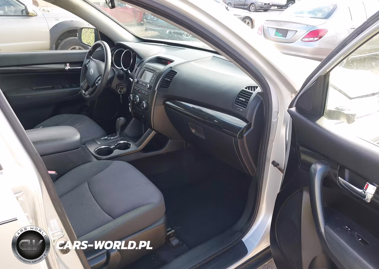 2013 Kia Sorento Lx VIN:5XYKT3A62DG381354 - 5