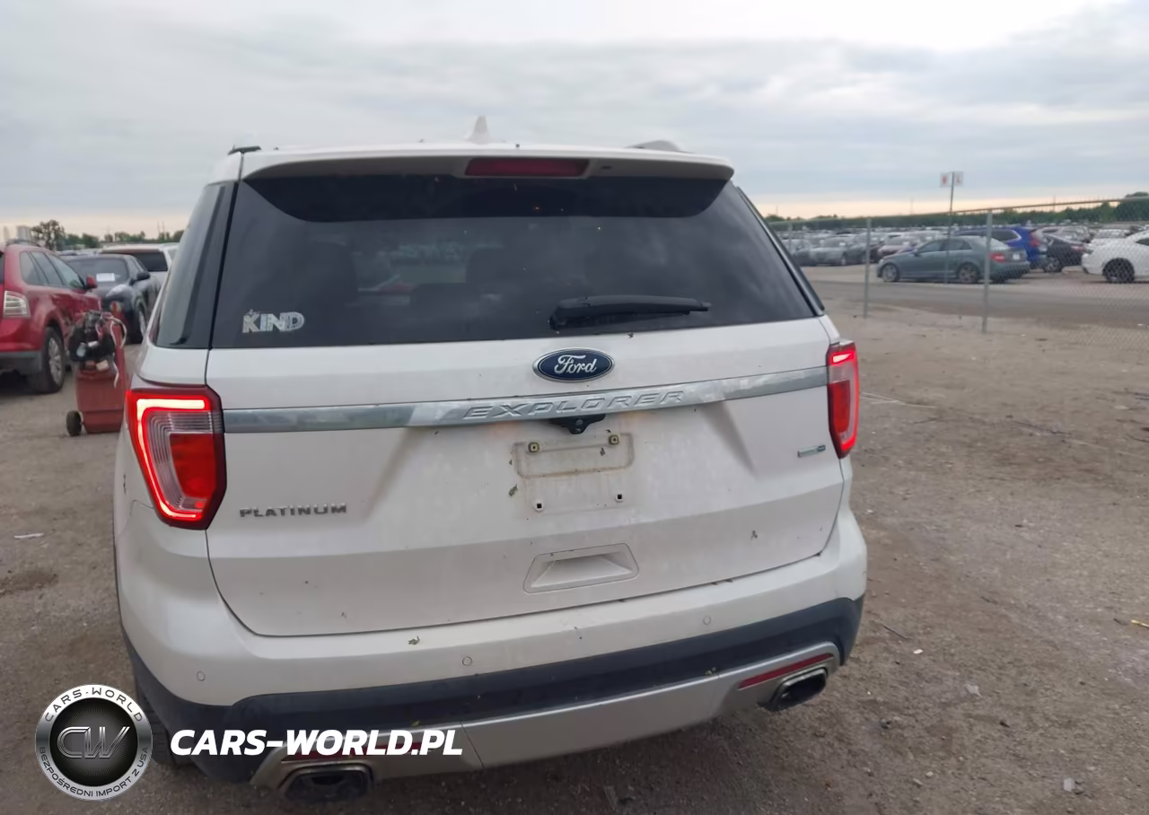 2017 Ford Explorer Platinum VIN:1FM5K8HTXHGE10560 - 16
