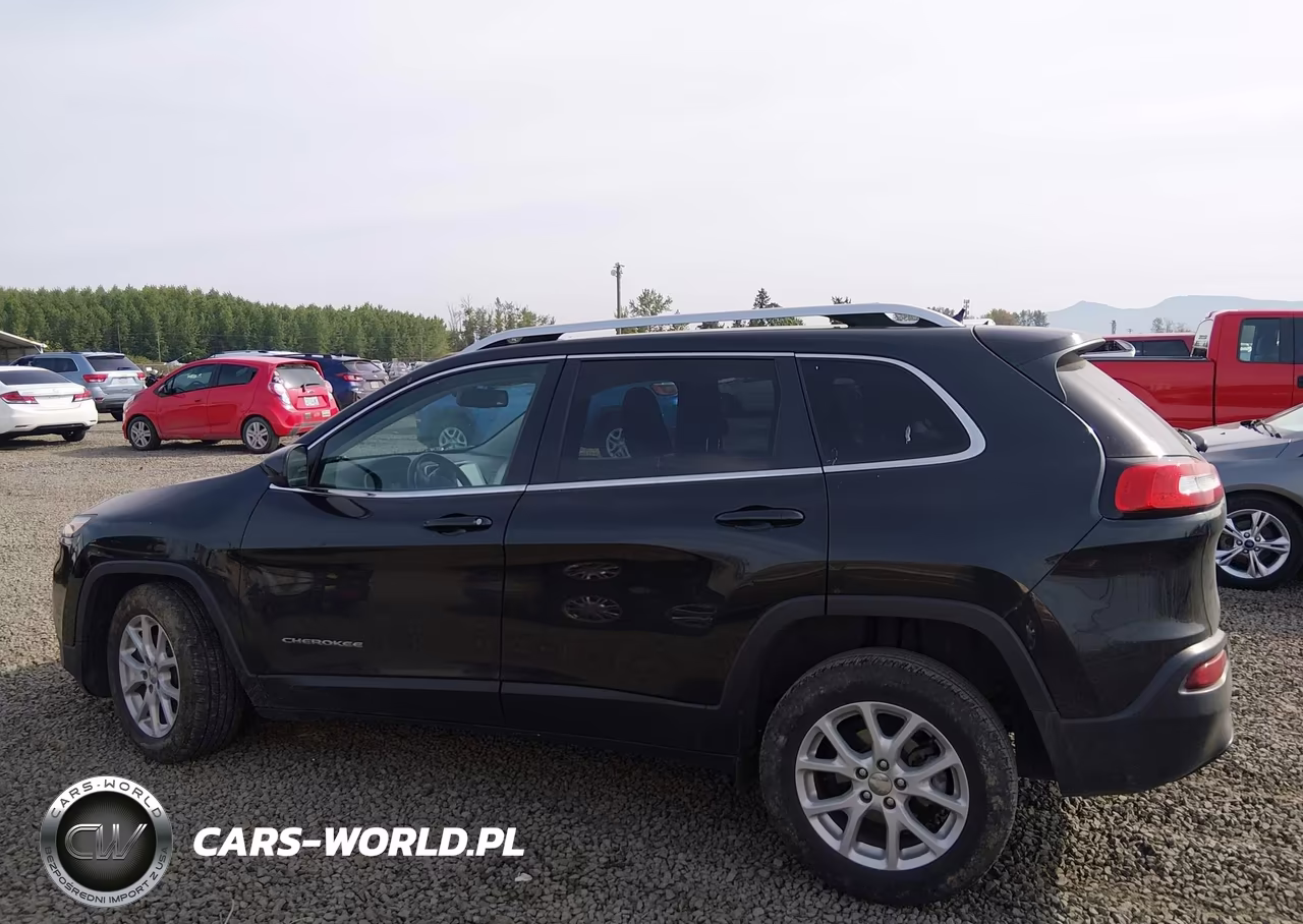 2015 Jeep Cherokee Latitude VIN:1C4PJLCB1FW663139 - 14