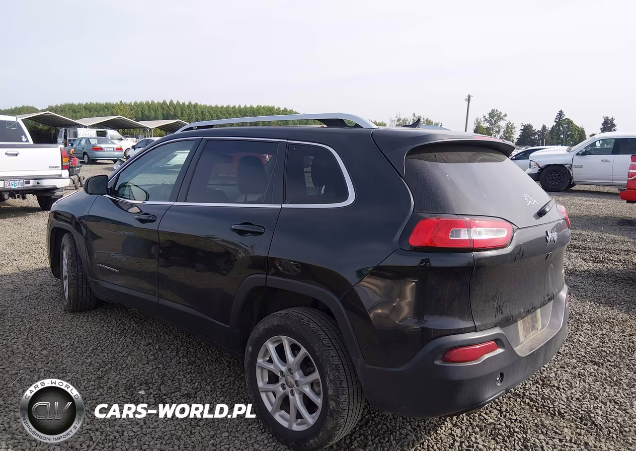 2015 Jeep Cherokee Latitude VIN:1C4PJLCB1FW663139 - 3