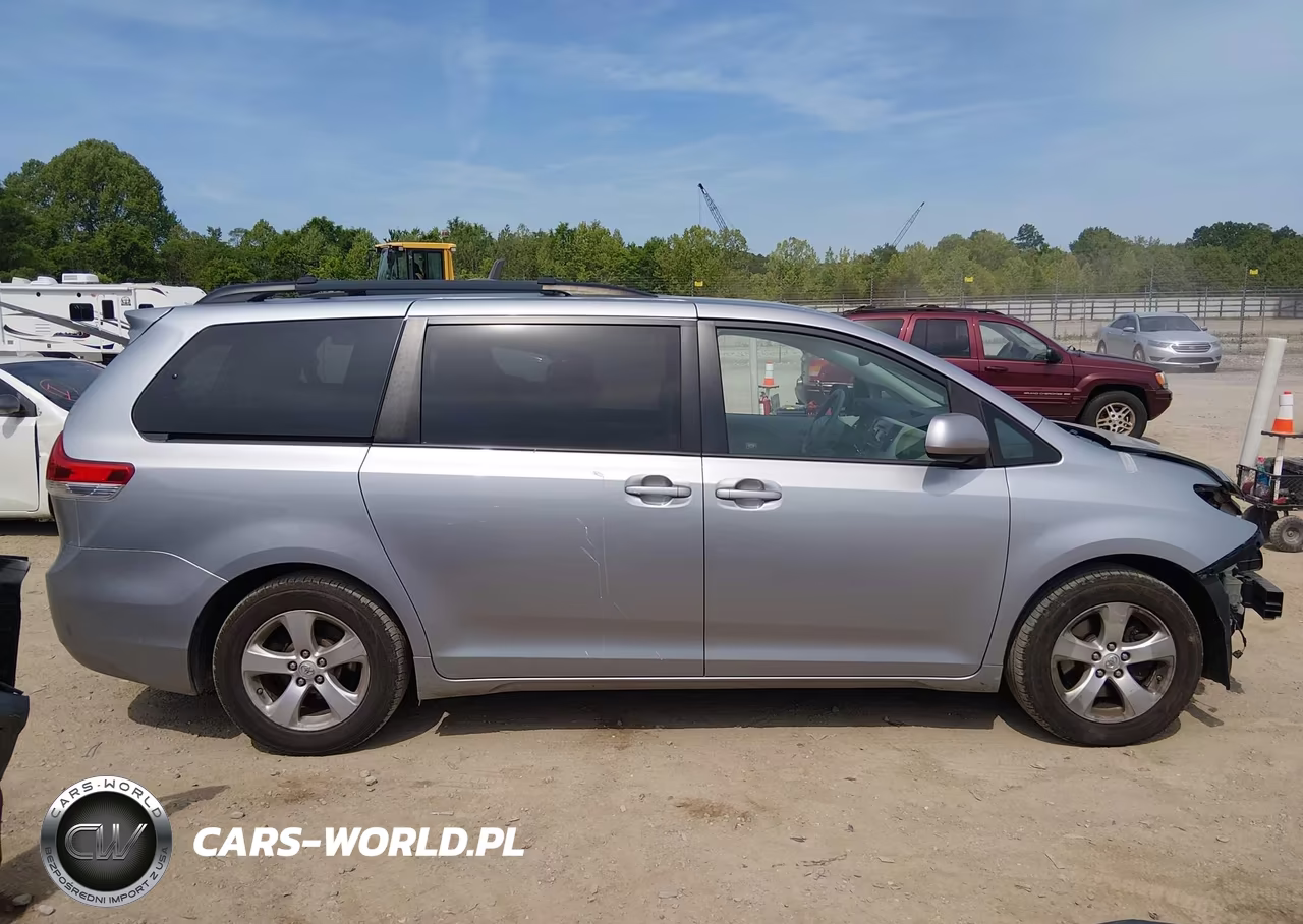 2013 Toyota Sienna Le V6 8 Passenger VIN:5TDKK3DC5DS293292 - 13