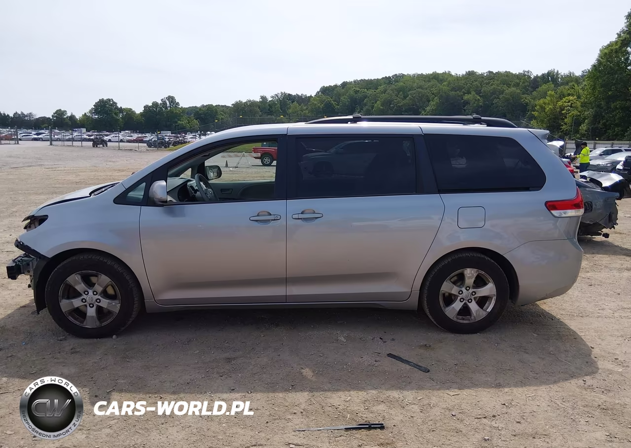2013 Toyota Sienna Le V6 8 Passenger VIN:5TDKK3DC5DS293292 - 14