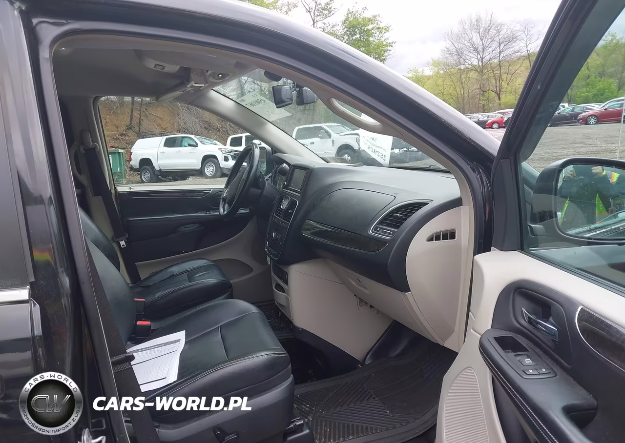 2012 Chrysler Town & Country Touring-L VIN:2C4RC1CGXCR106303 - 5