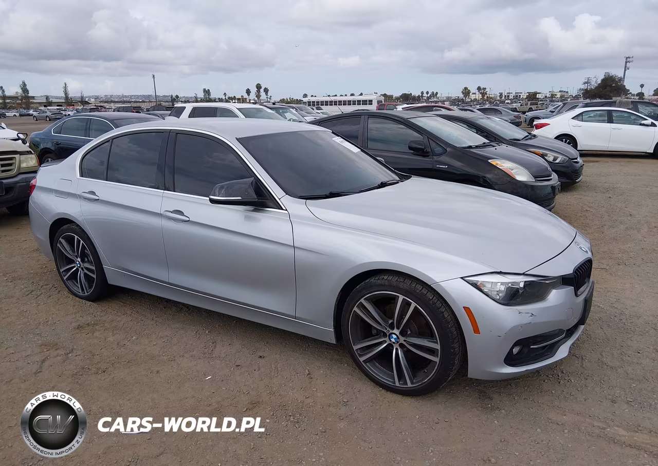 BMW 330I – zdjęcie 1 z 17