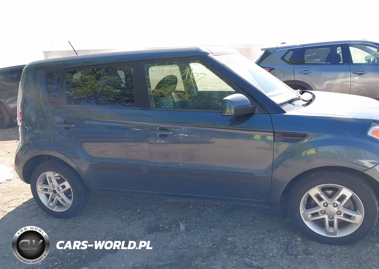 2011 Kia Soul + VIN:KNDJT2A28B7259238 - 13