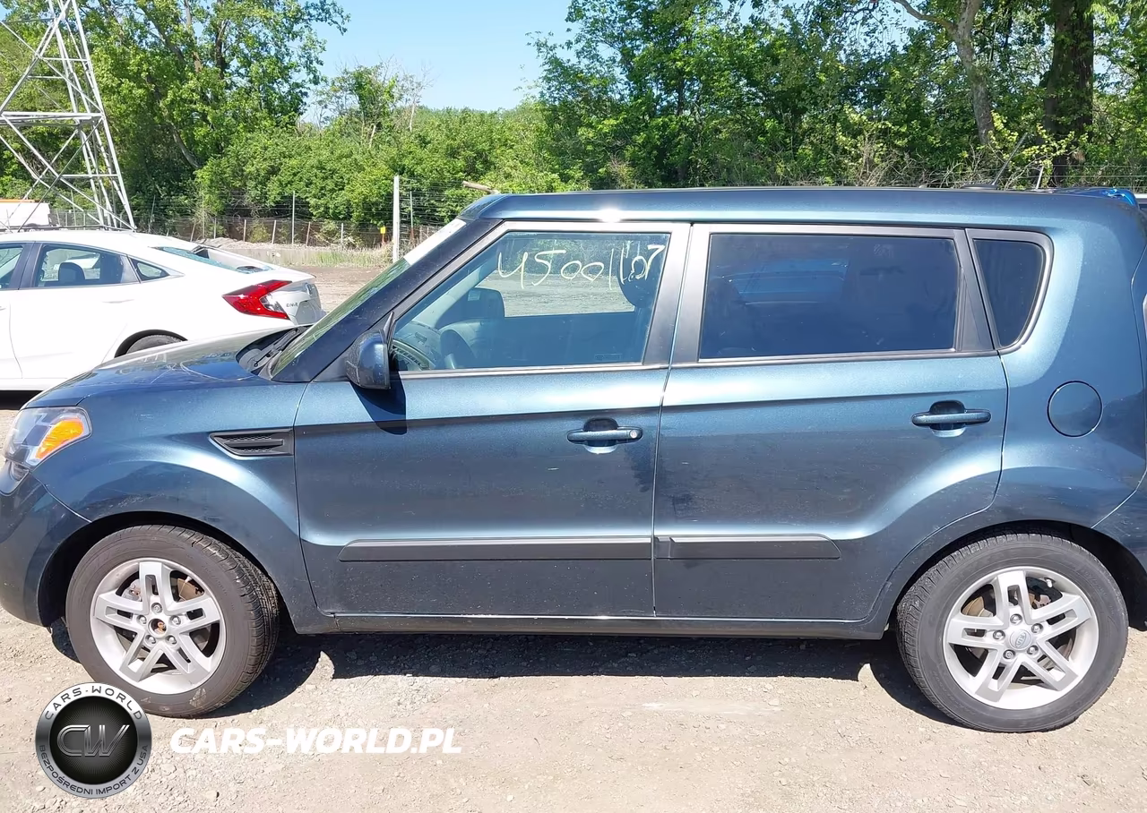 2011 Kia Soul + VIN:KNDJT2A28B7259238 - 14
