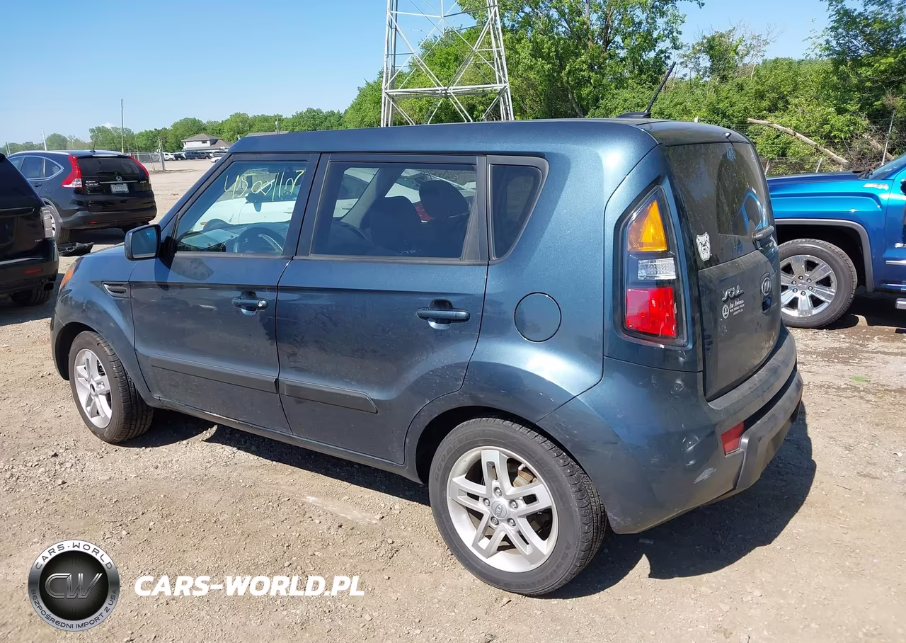 2011 Kia Soul + VIN:KNDJT2A28B7259238 - 3