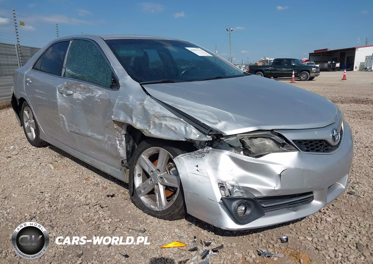 2014 Toyota Camry Se – zdjęcie 1 z 16