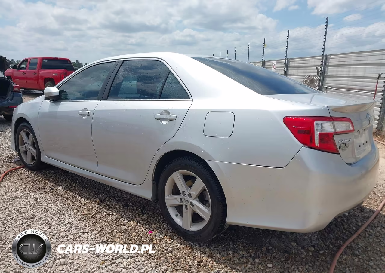 2014 Toyota Camry Se VIN:4T1BF1FK6EU450320 - 3