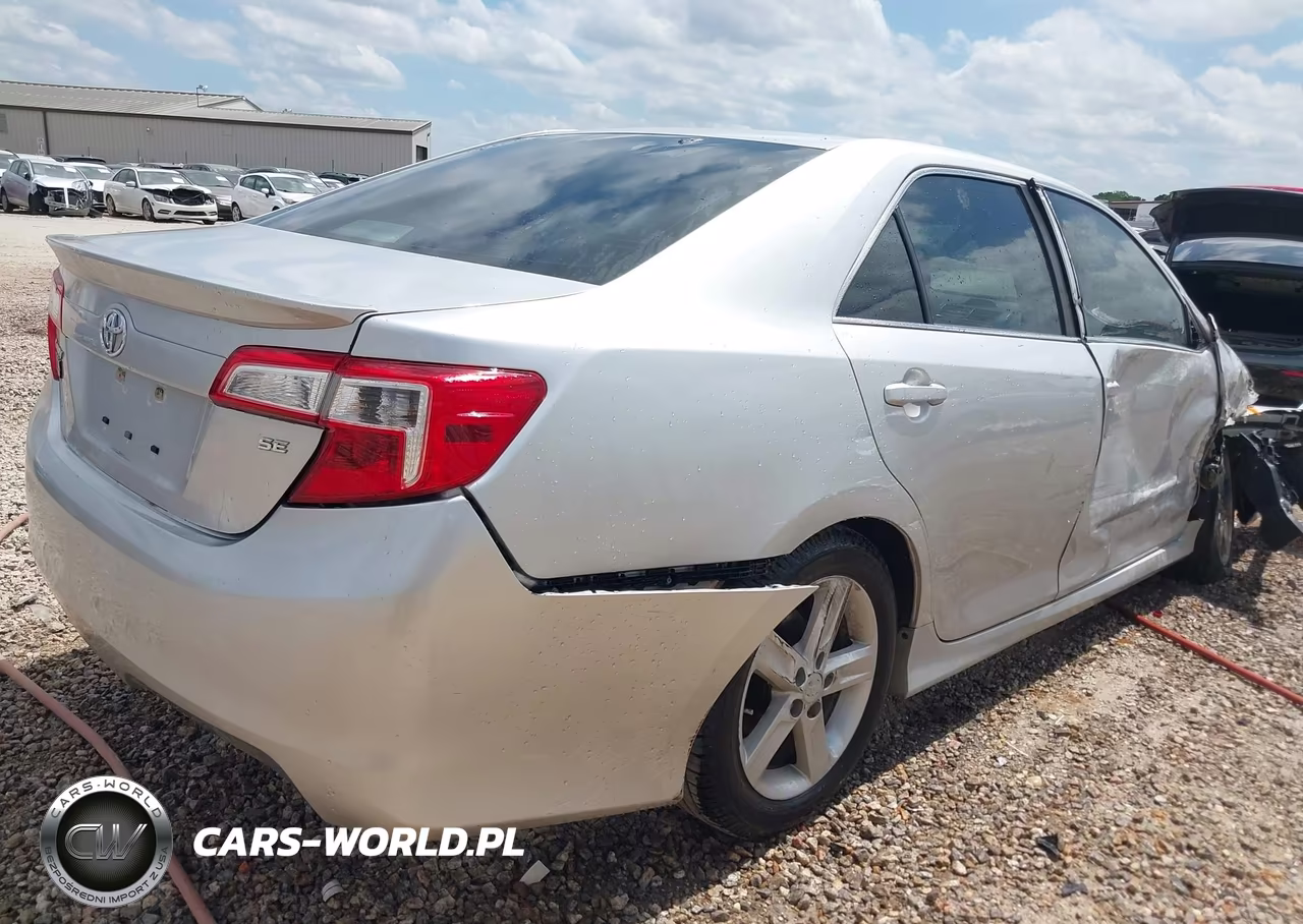 2014 Toyota Camry Se VIN:4T1BF1FK6EU450320 - 4