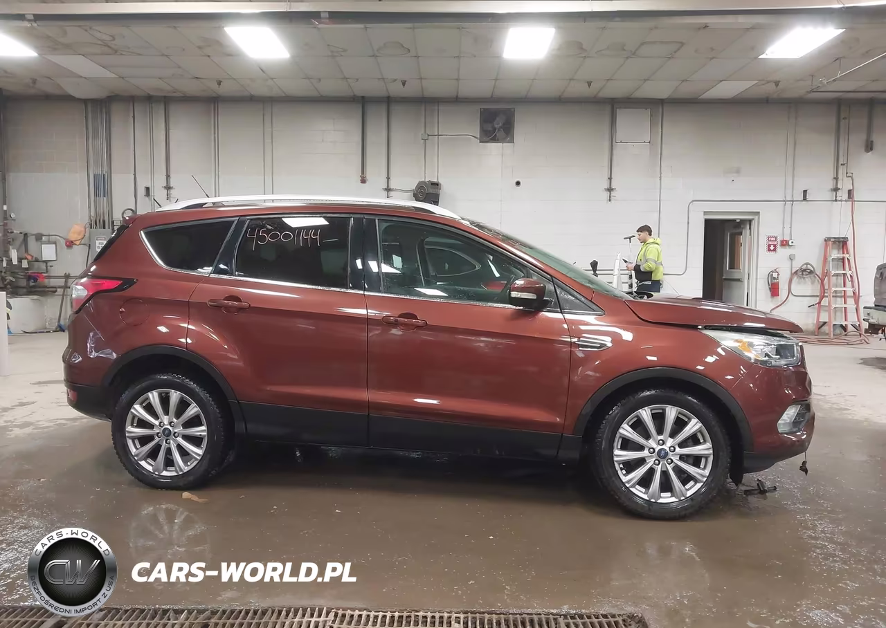 2018 Ford Escape Titanium VIN:1FMCU9J99JUC24585 - 14