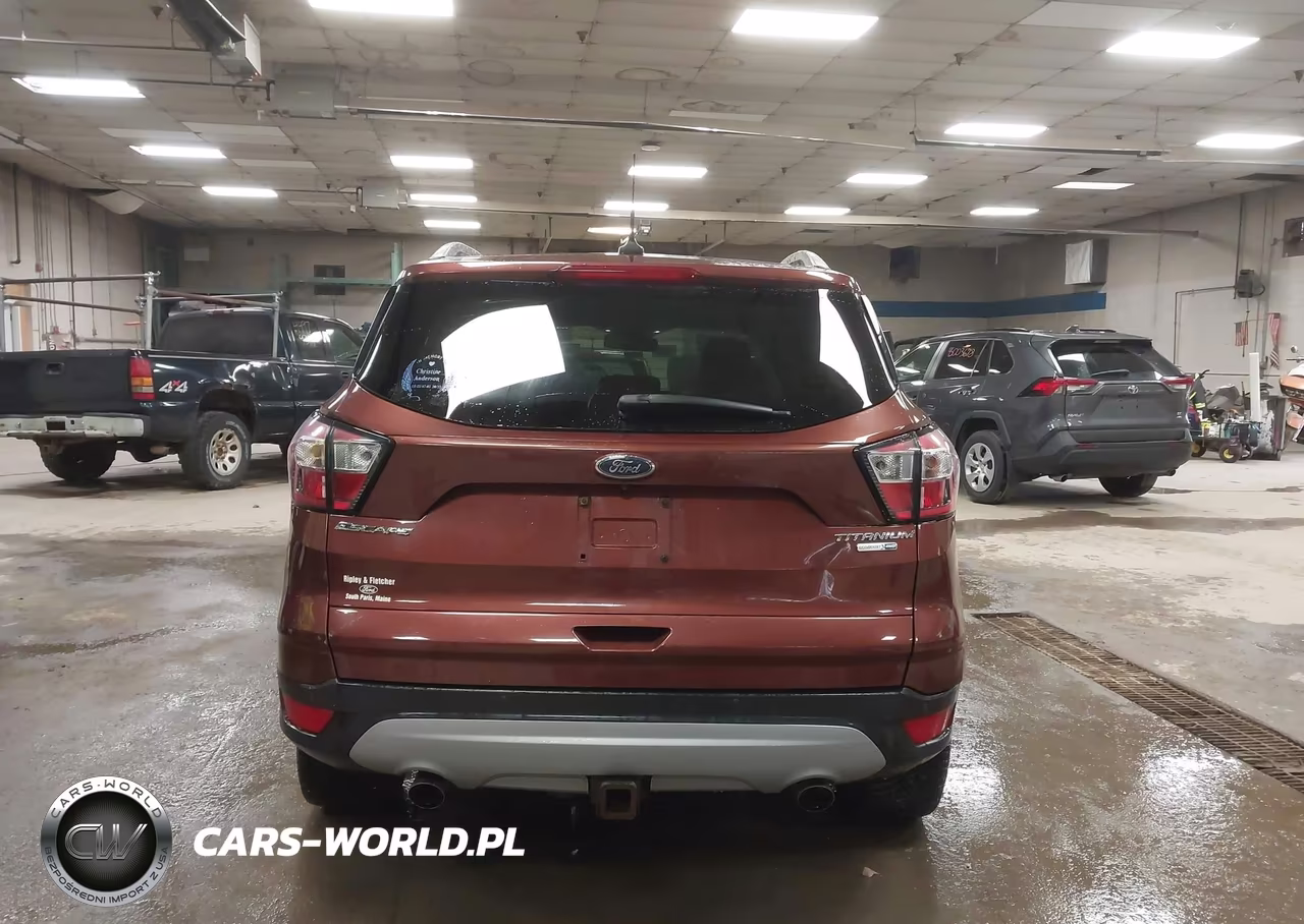 2018 Ford Escape Titanium VIN:1FMCU9J99JUC24585 - 17