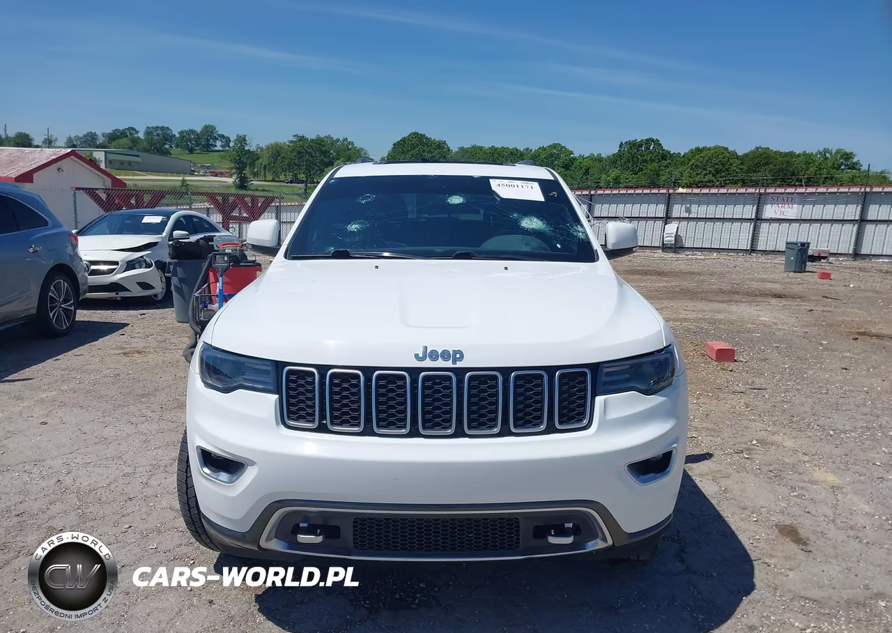 2018 Jeep Grand Cherokee Sterling Edition 4X4 VIN:1C4RJFBG4JC384205 - 12
