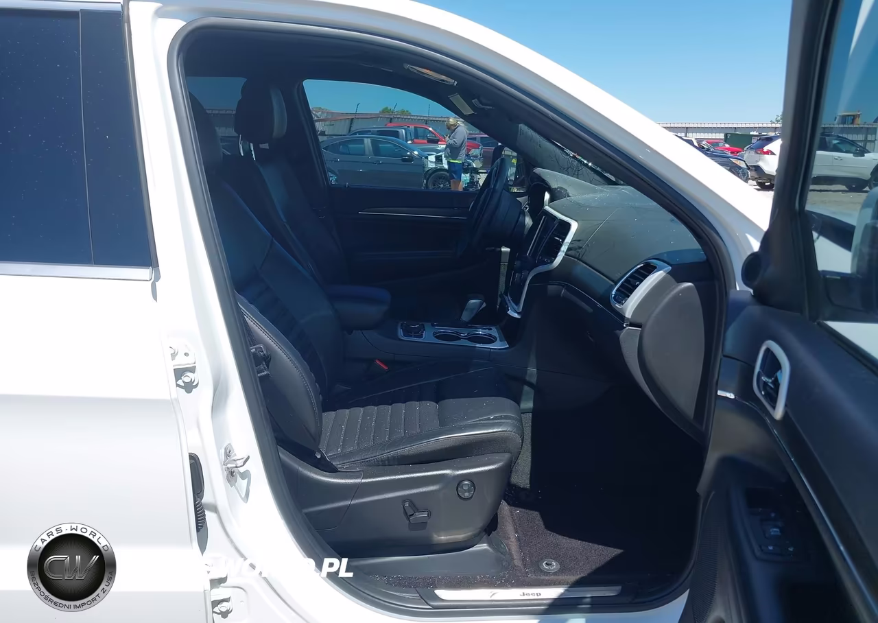 2018 Jeep Grand Cherokee Sterling Edition 4X4 VIN:1C4RJFBG4JC384205 - 5