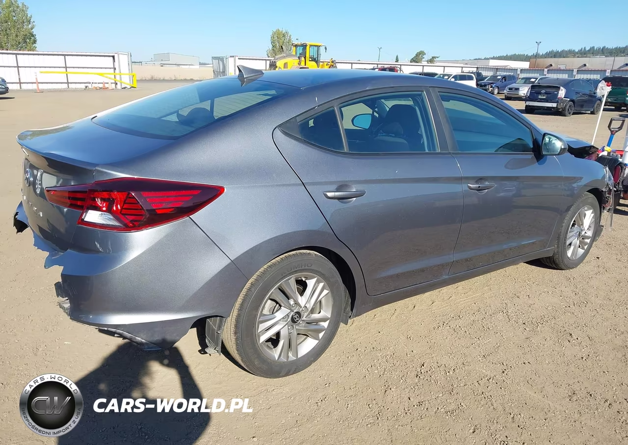 2019 Hyundai Elantra Value Edition VIN:5NPD84LF8KH473751 - 4