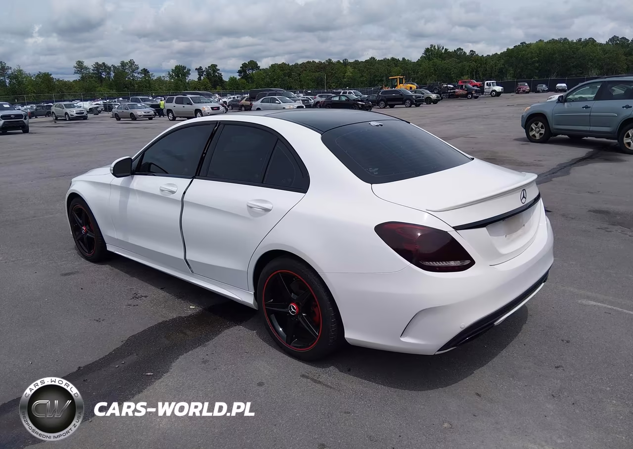 2015 Mercedes-Benz C 300 Sport 4Matic VIN:55SWF4KB2FU004770 - 3