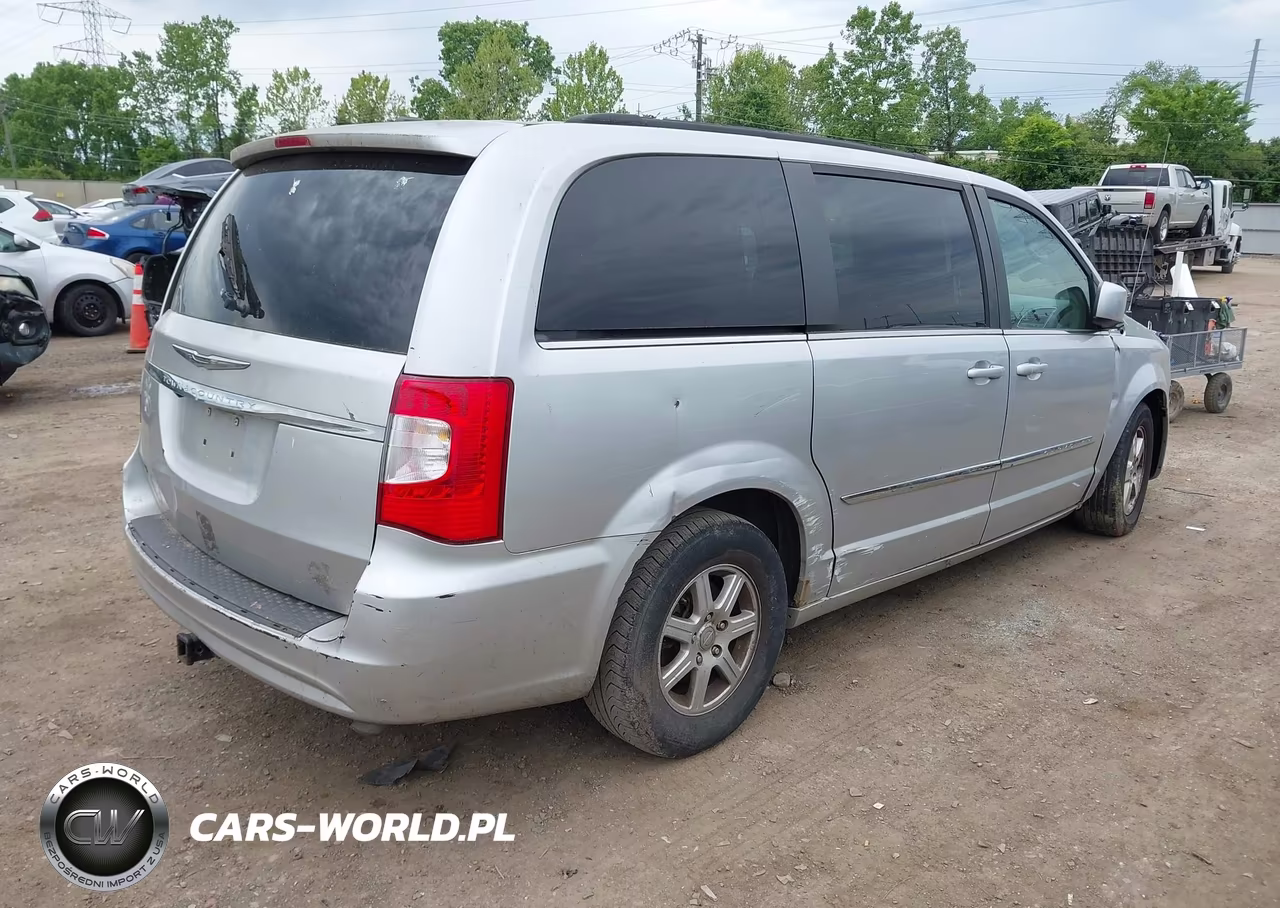 2011 Chrysler Town & Country Touring-L VIN:2A4RR8DG8BR702329 - 4